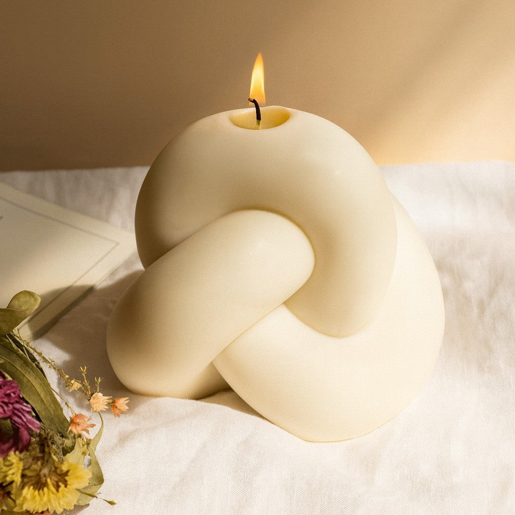 Knot Candle
